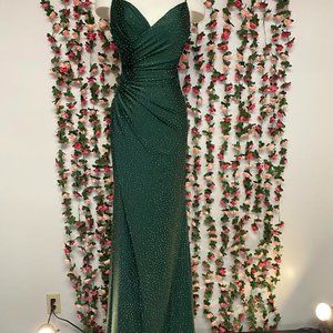 La Femme 31361 Emerald Size 4 NWT